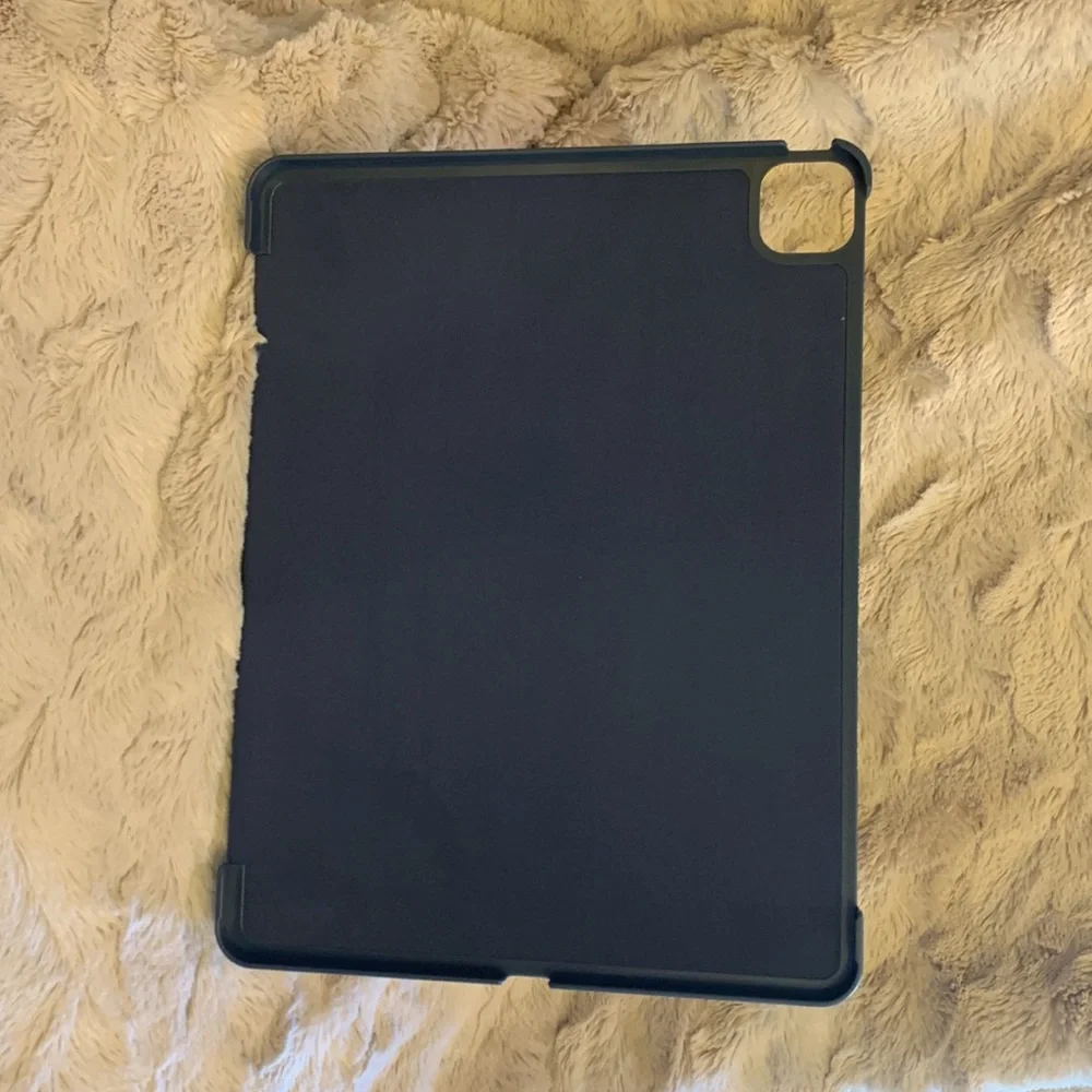 Brand new MOKO IPad case for a IPad Pro 12.9 2020 or newer